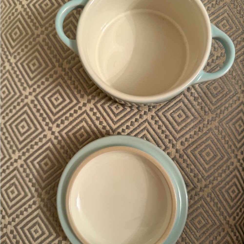 Le Creuset Petite Round Cocette 8 Oz rare light blue color - Picture 5 of 6